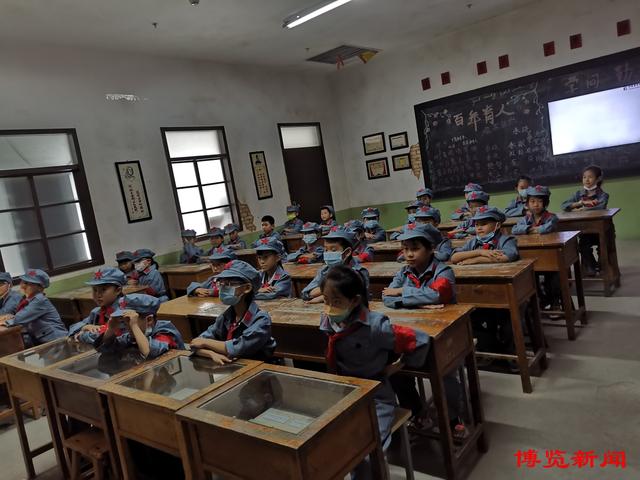 暑期社会实践张店区柳泉小学开展中国课本博物馆红色研学社会实践活动