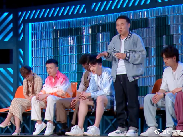 《脱口秀大会5》李诞偏心自家演员,有3位晋级难以服众休闲区蓝鸢梦想 - Www.slyday.coM 《脱口秀大会5》李诞偏心自家演员,有3位晋级难以服众休闲区蓝鸢梦想 - Www.slyday.coM