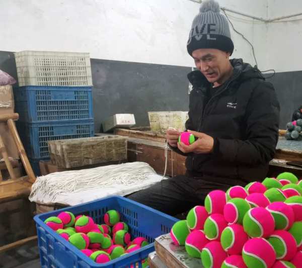 用“金融大手”拥抱春天！今天开工大吉，来听听三位普通人对新年的期待休闲区蓝鸢梦想 - Www.slyday.coM