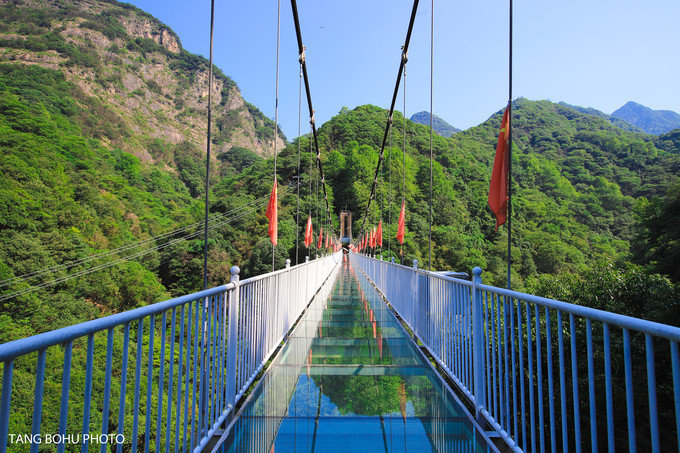 醉山野景区走网红玻璃桥,黄崖瀑布遇到彩虹