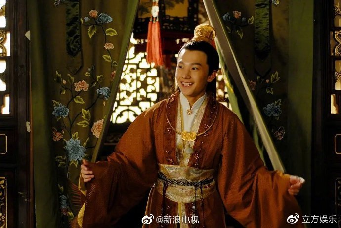 “宝黛cp”同框!杨洋蒋梦婕深夜聚餐梦回《红楼梦》|蒋梦婕|宝黛|红楼梦_新浪新闻