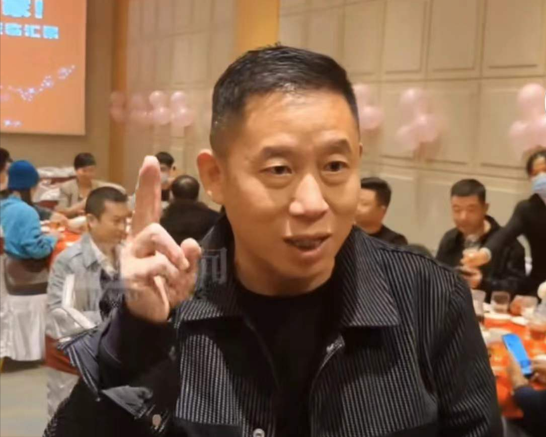 孙海洋设宴感谢恩人,揪心孙卓转学深圳,户籍问题至今未解决休闲区蓝鸢梦想 - Www.slyday.coM 孙海洋设宴感谢恩人,揪心孙卓转学深圳,户籍问题至今未解决休闲区蓝鸢梦想 - Www.slyday.coM