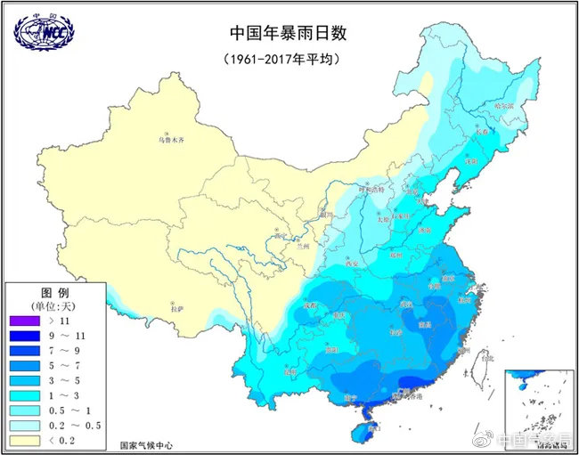 我国幅员辽阔,年平均降水量自东南向西北呈减少趋势,年暴雨日数分布从
