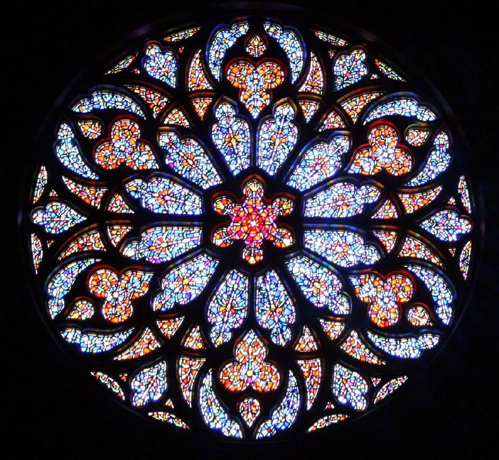 中世纪教堂正门上方的玫瑰花窗,内呈放射状……_高清图集_新浪网