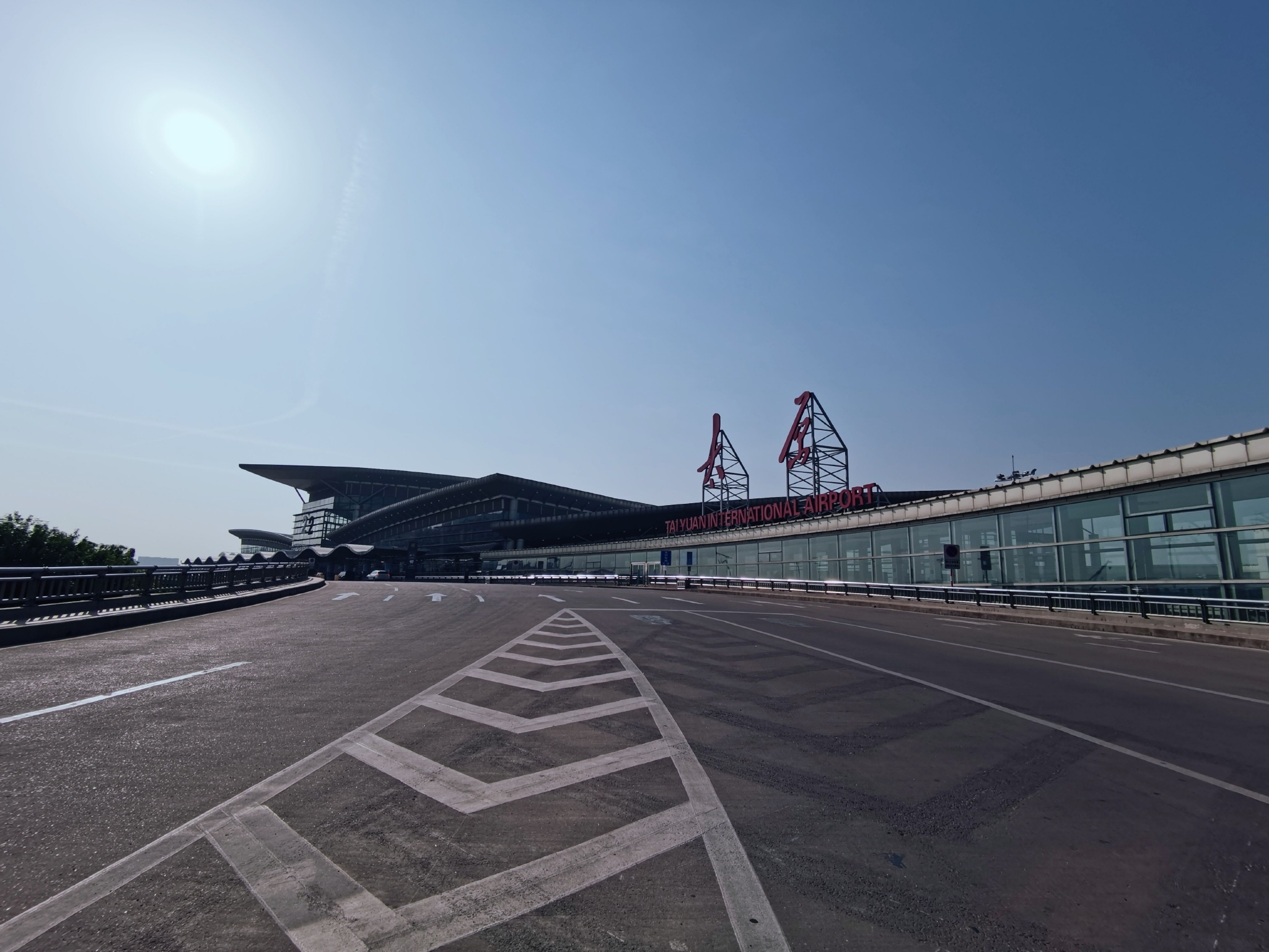 太原武宿国际机场航站楼,原创拍摄__财经头条