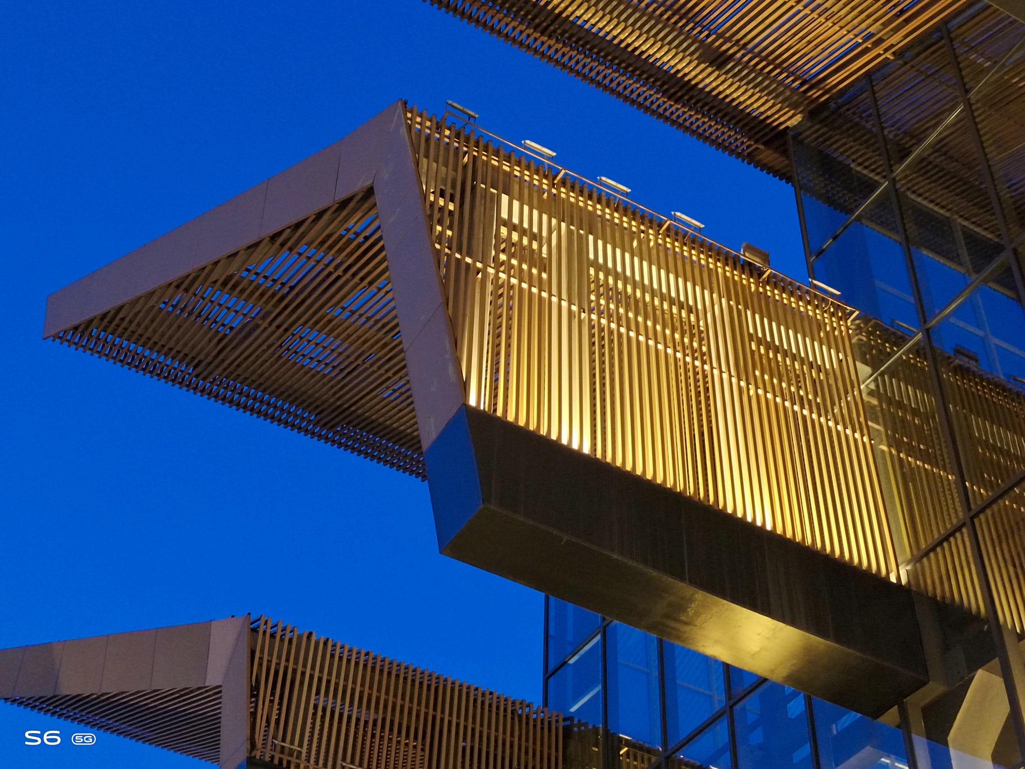 vivo S6评测体验！美女说：终于不用看直男们跑5G网速了！