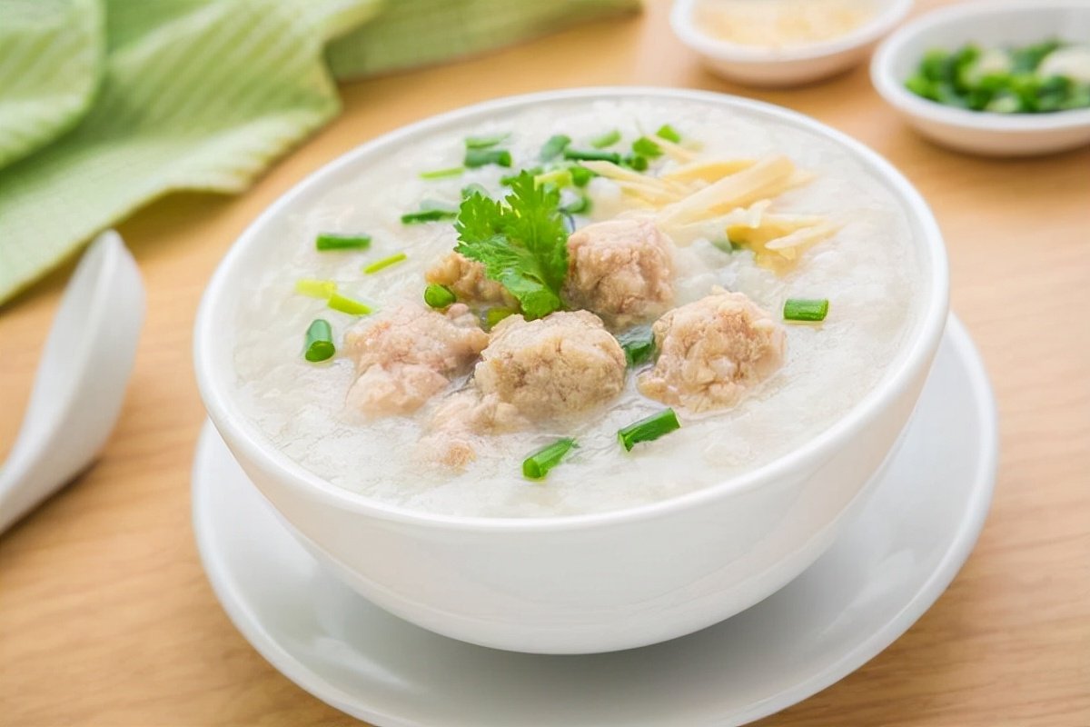 小孩感冒发烧吃什么食物好又快_小孩感冒发烧吃什么食物好