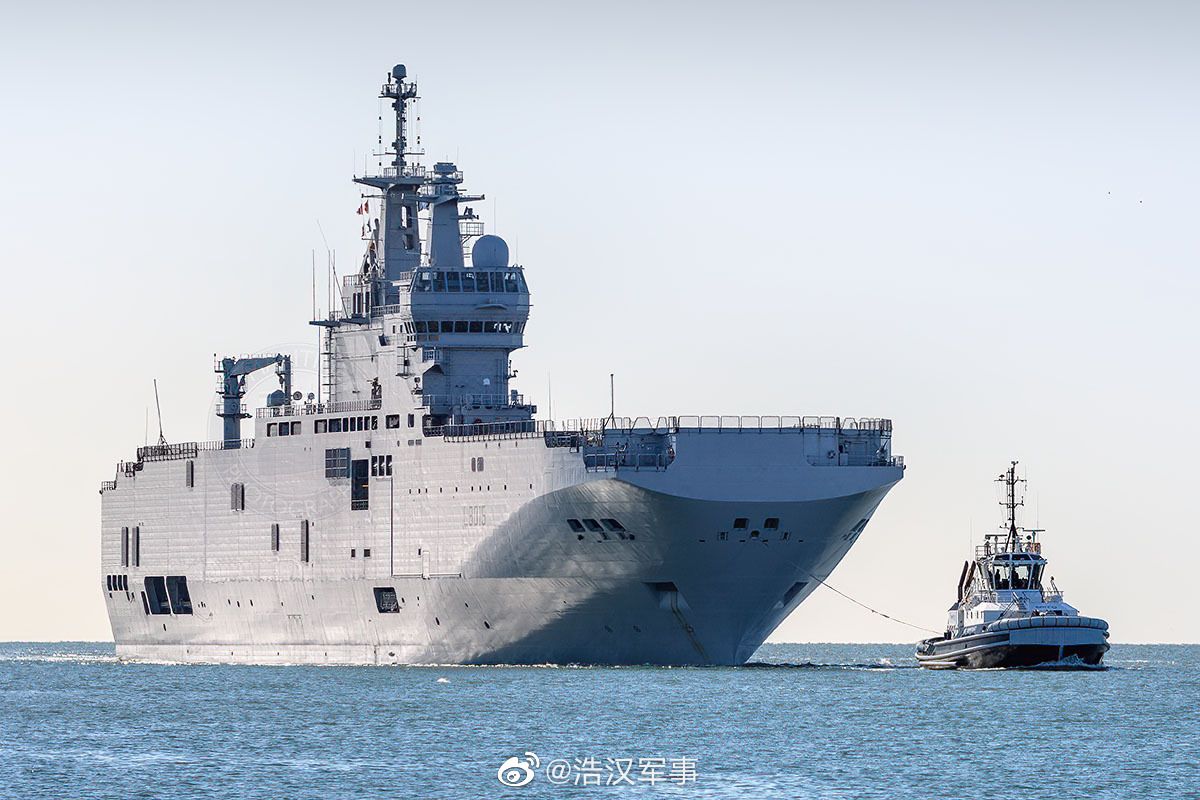 法国海军西北风级两栖攻击舰迪克斯梅德号