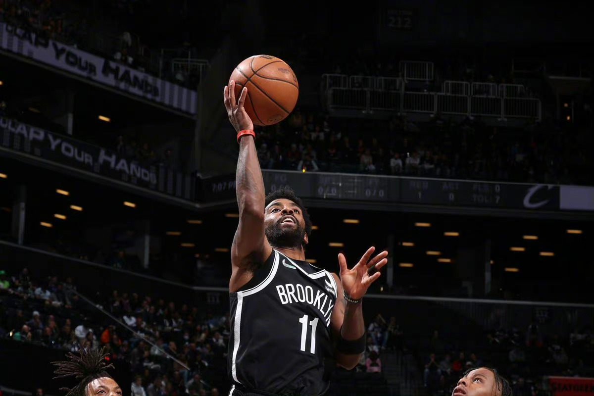 篮网队欧文NBA直播精彩回放突破分球样样精通引全场欢呼