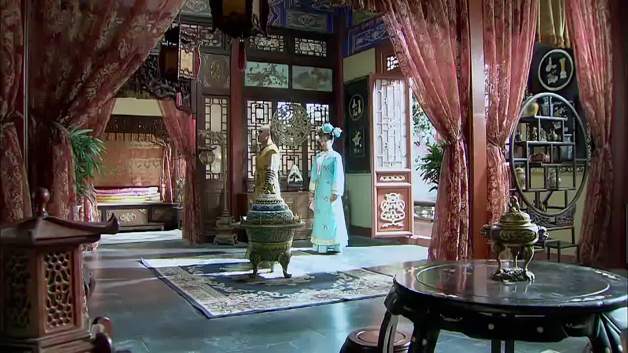 还珠格格永琪去漱芳斋看到小燕子的自鸣钟立马就激动了