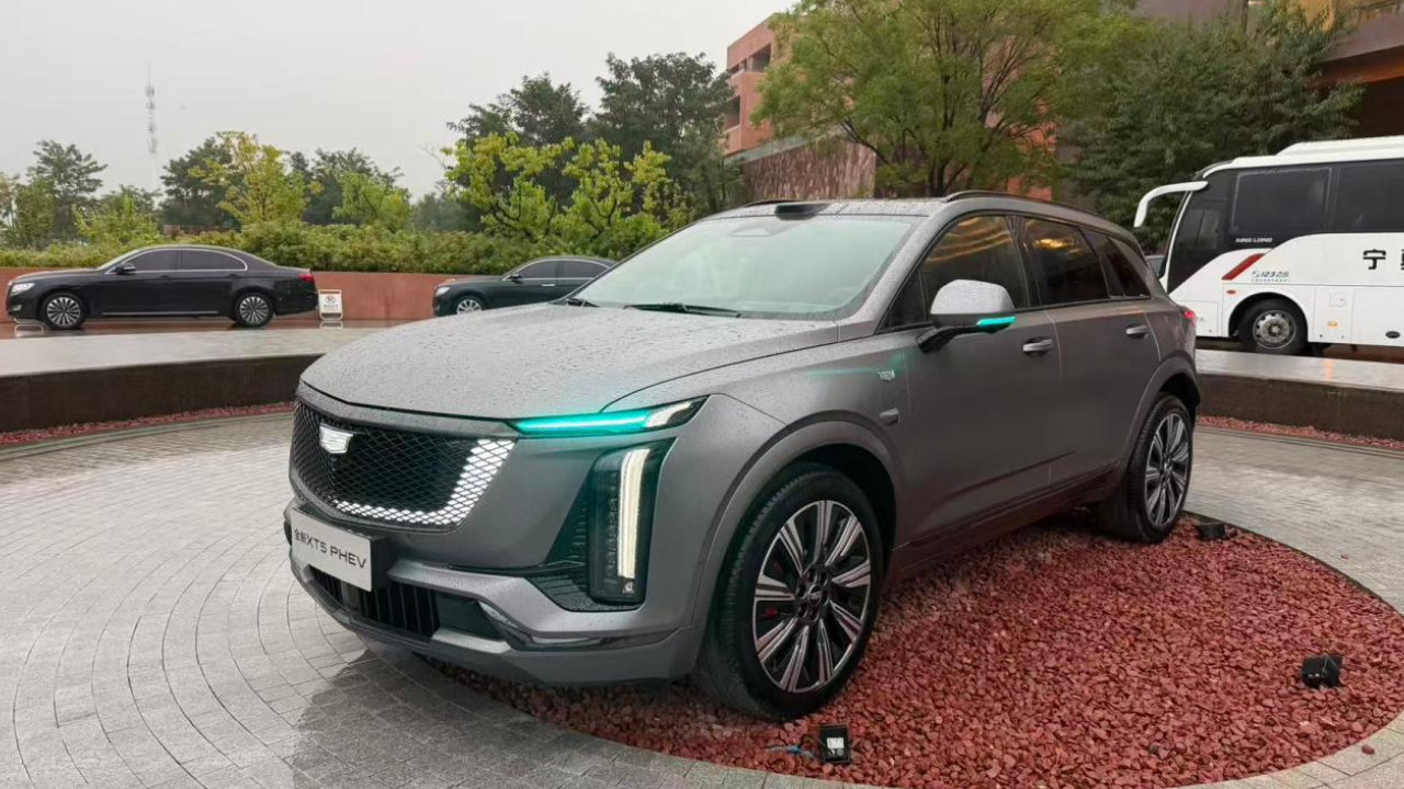 凯迪拉克XT5 PHEV打开品牌智电时代新起点 除了智能还有一颗螺栓