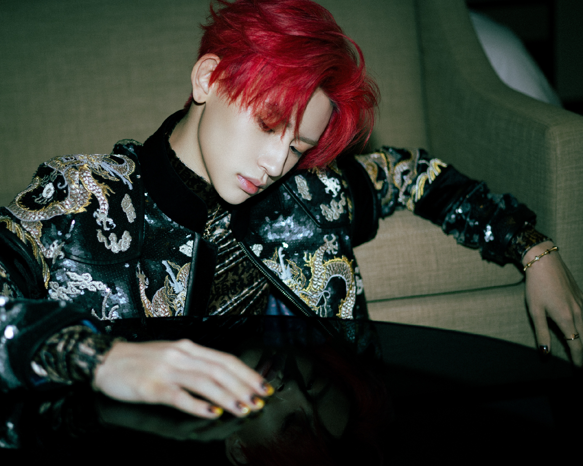 小鬼红发造型太让人心动了,依然是那个酷酷的男孩_高清图集_新浪网