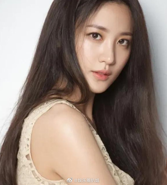 韩国女星金秀贤(艺名为秀贤