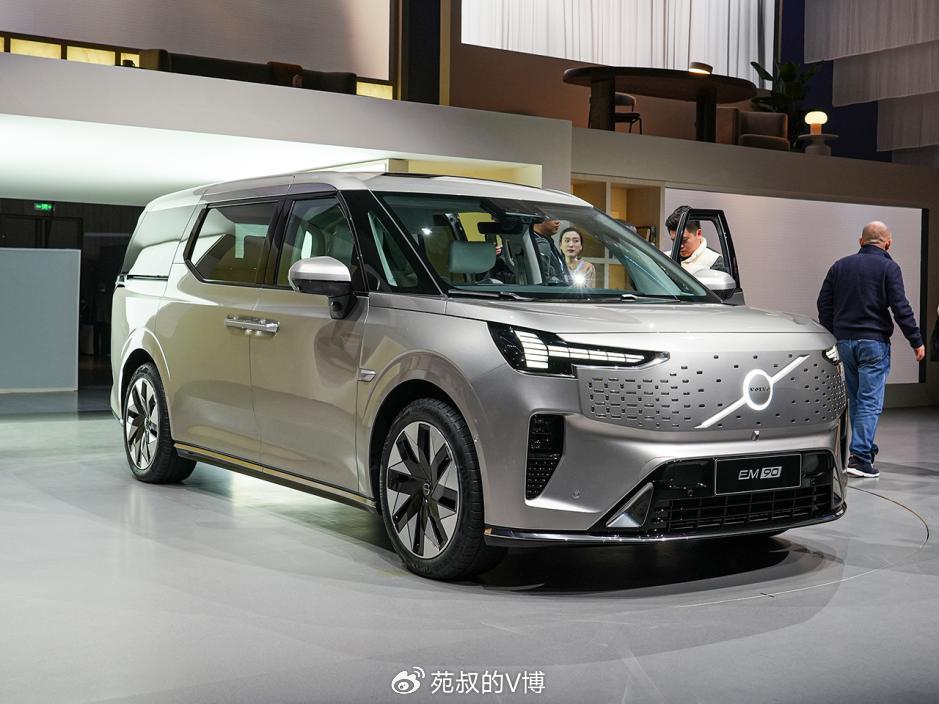 8万元,沃尔沃首款纯电豪华mpv em90正式上市-新浪汽车