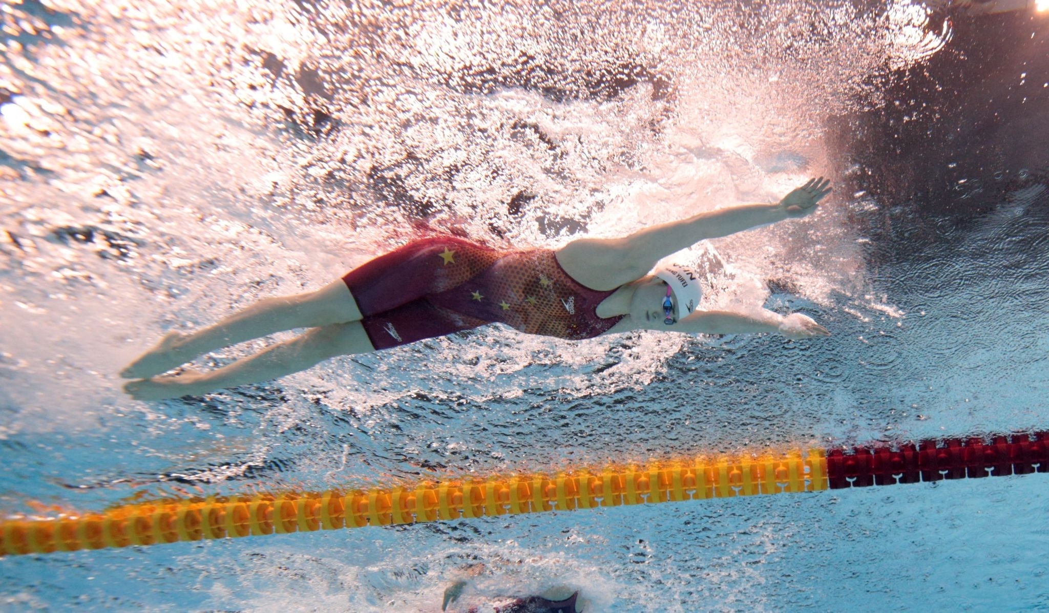 恭喜!徐州女孩张雨霏在刚刚结束的女子100米蝶泳中拿下第二名