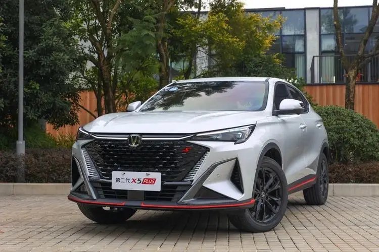 739万起售长安接招价格战长安x5和x7plus有战斗力吗