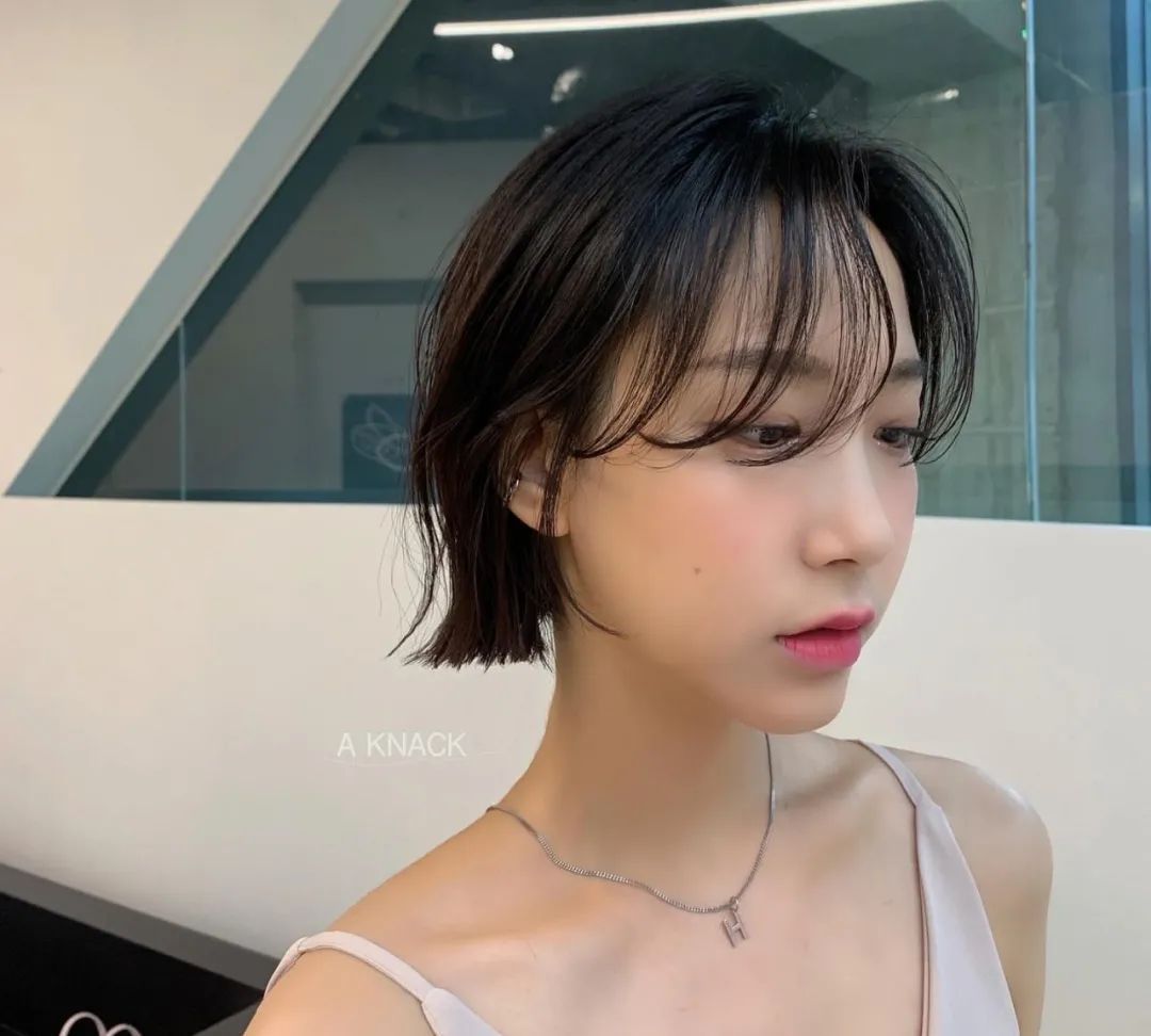 甜美可爱的韩系短发清新时尚又精致