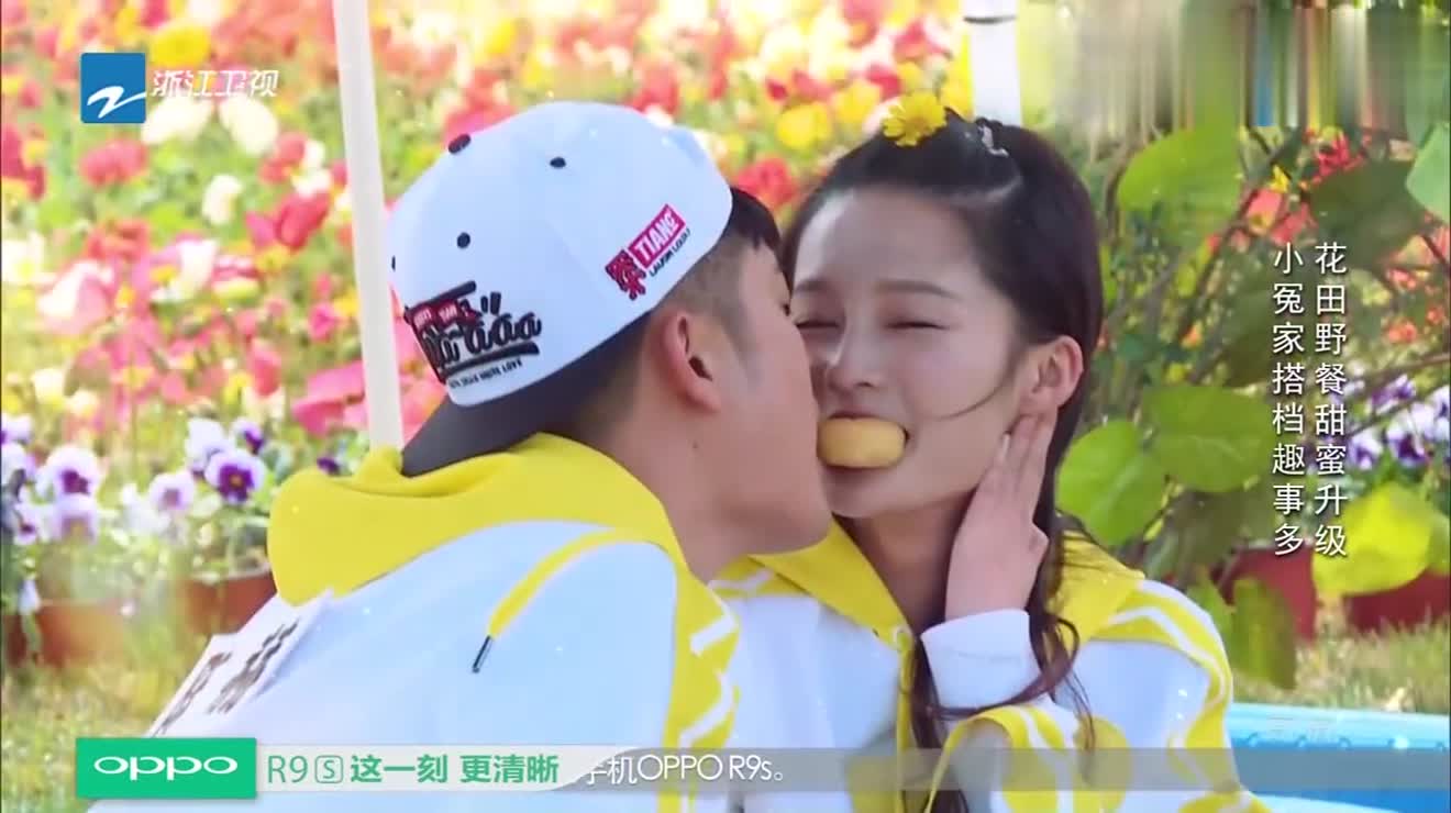 陈赫李沁花田野餐赤赤一句小傻瓜把李沁逗乐笑到停不住