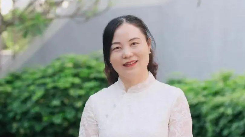 广州大学张爱凤教授：推普服务，文化传承，她的坚守与热爱|朗诵与演讲艺术|推普|教授|广州大学|诵读_新浪新闻