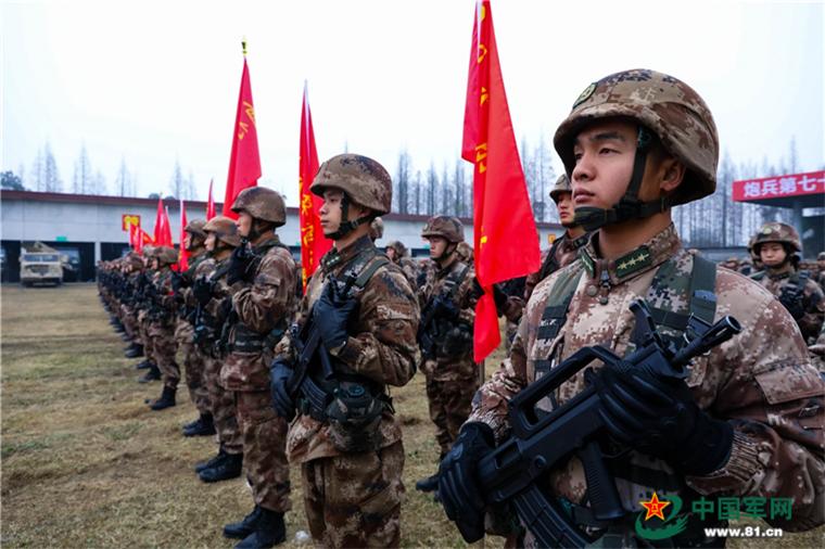 陆军第77集团军红色火炬照亮青春的星辰大海