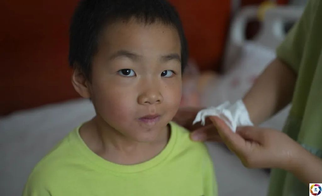 女儿重病被判″死刑″,为救她妈妈冒雨上山采药险丧命,今又遇难题休闲区蓝鸢梦想 - Www.slyday.coM 女儿重病被判″死刑″,为救她妈妈冒雨上山采药险丧命,今又遇难题休闲区蓝鸢梦想 - Www.slyday.coM