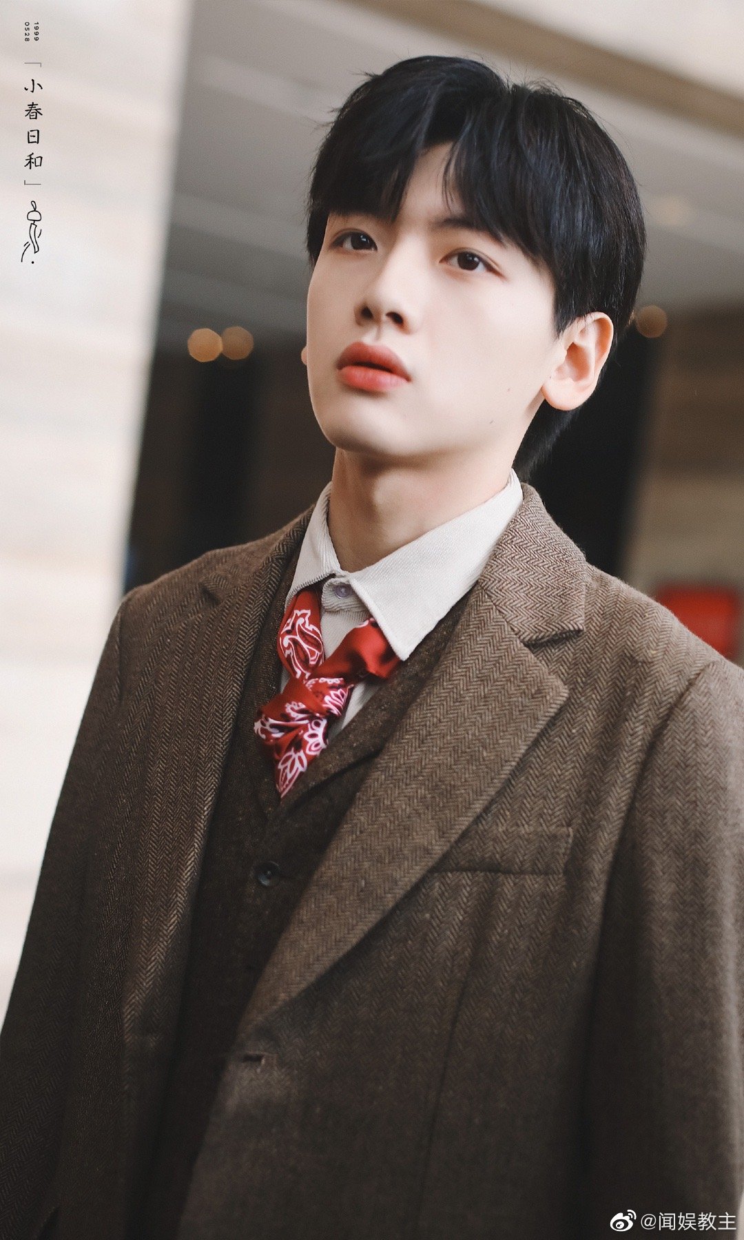 翟潇闻今日录制上班饭拍,驼色西装杀~@r1se-翟潇闻