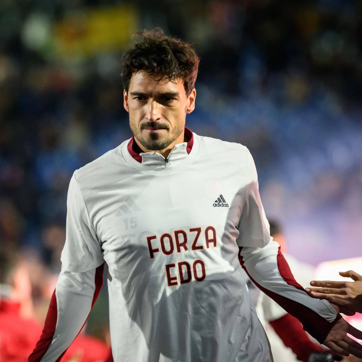 胡梅尔斯 我知道现在我们的处境很艰难,但我毫不怀疑几周后一切都会好