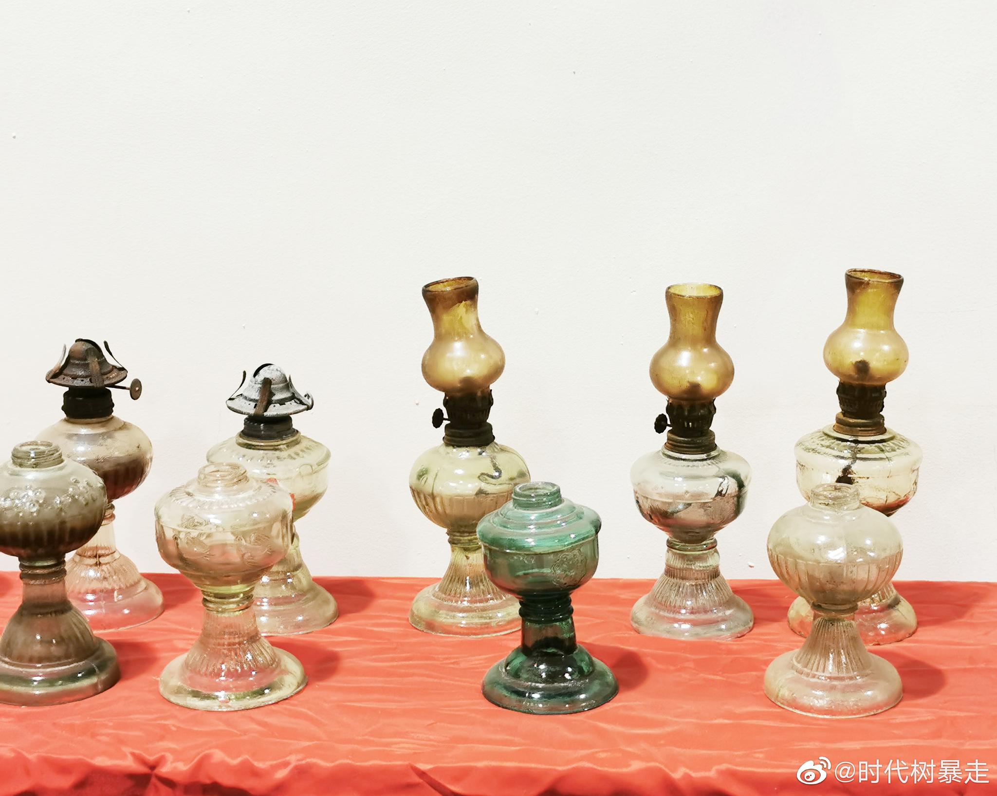 油灯的使用，至少可以追溯到春秋战国时期。可以说