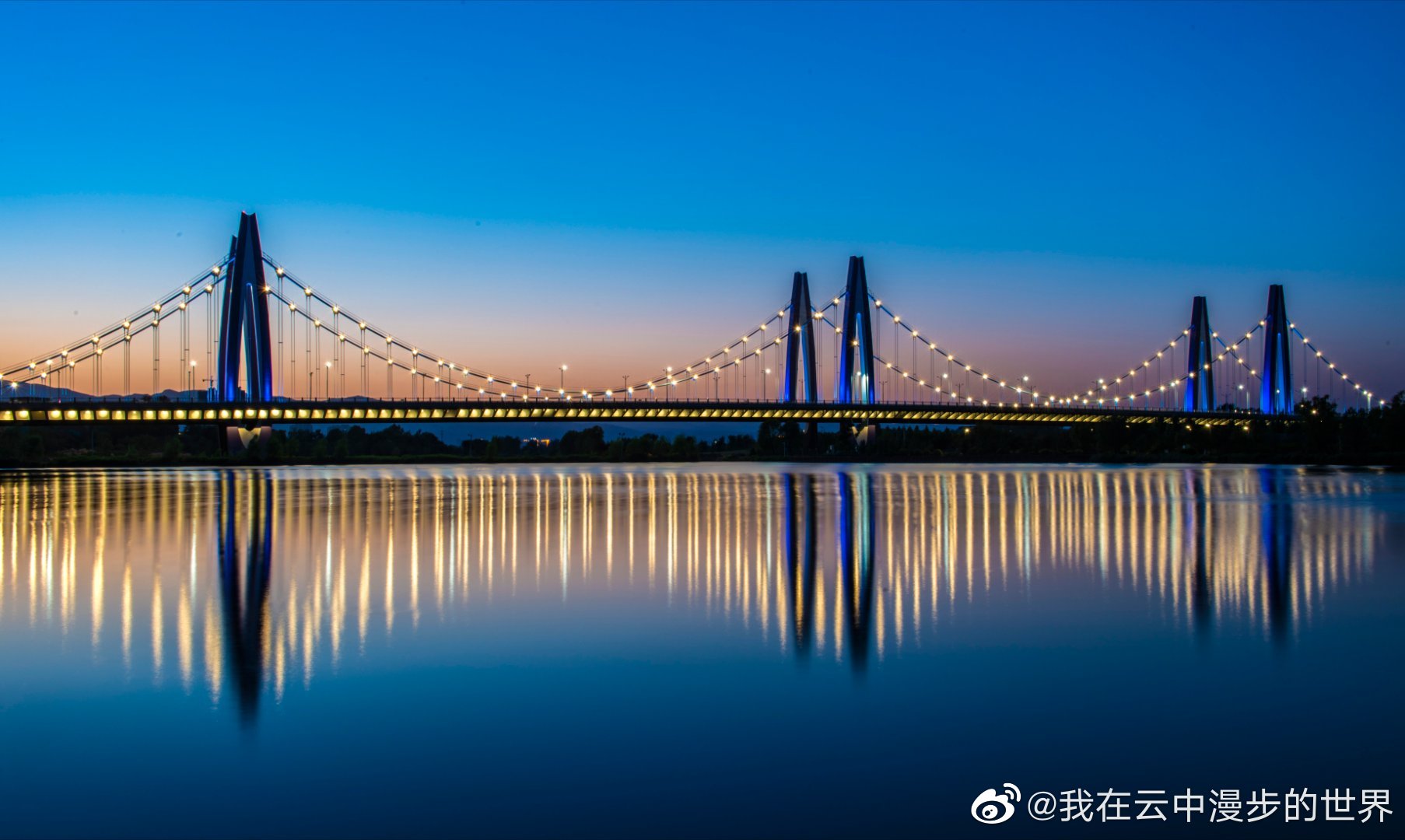 临汾东城洰河大桥风光