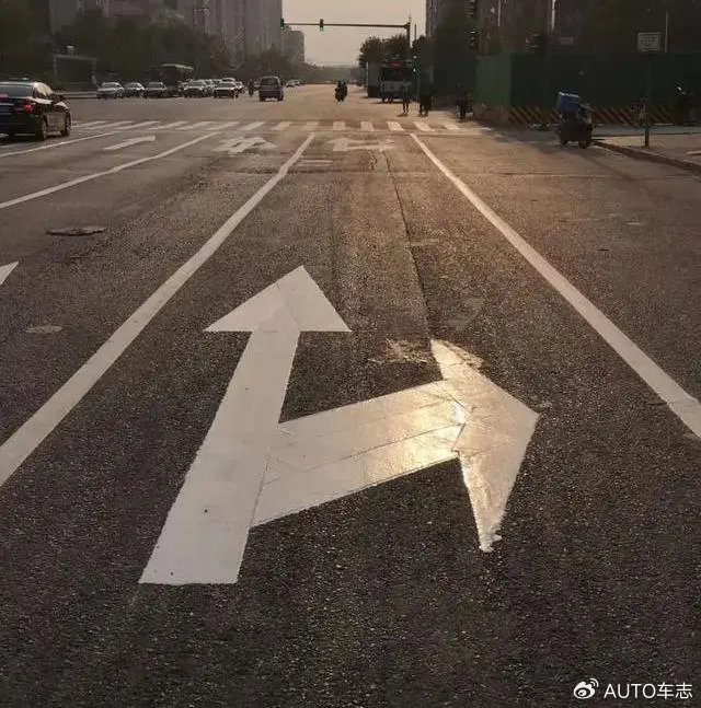 "右转车道也能直行了"?这个地方已经开始试点