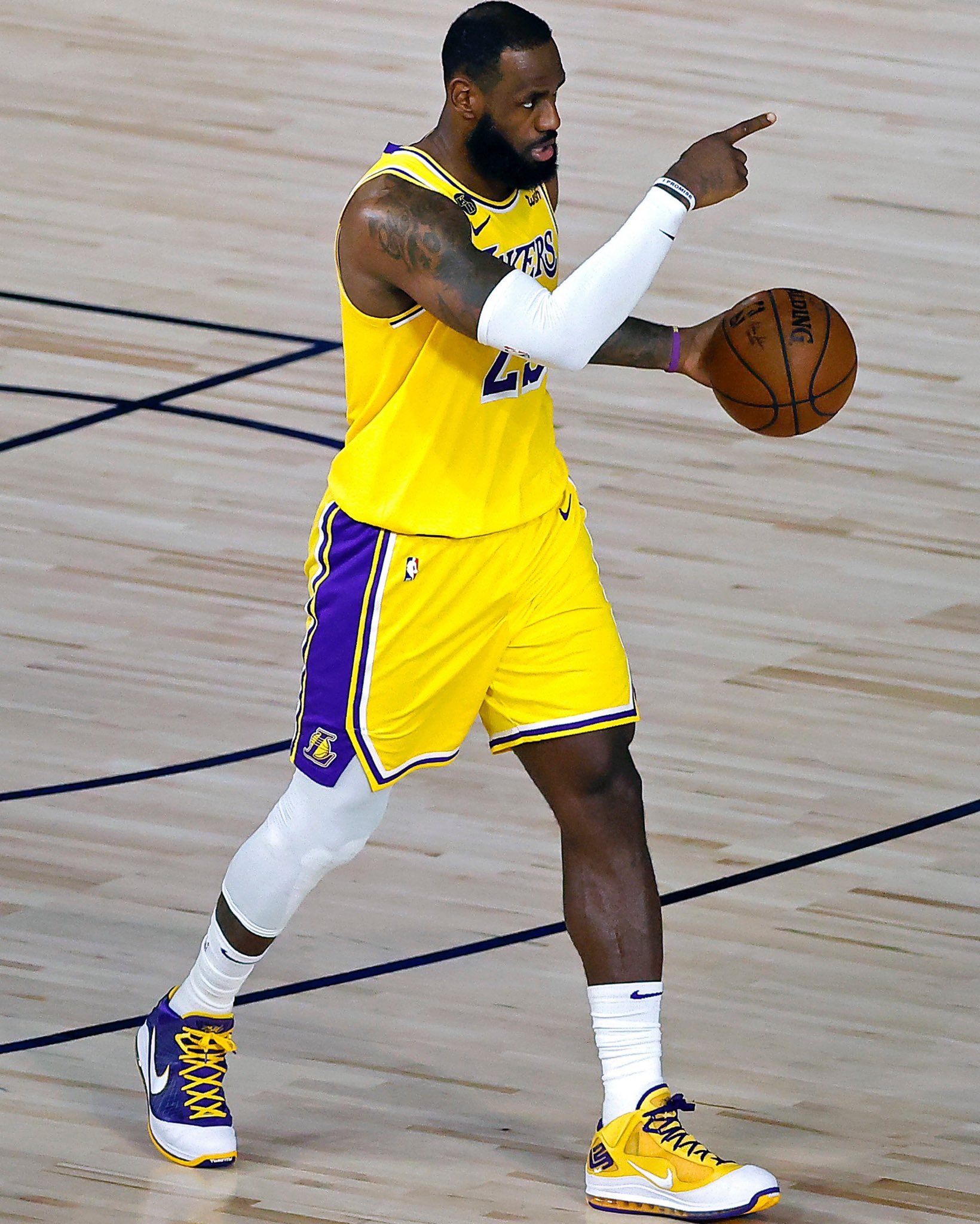 lebron 7 "lakers"詹姆斯
