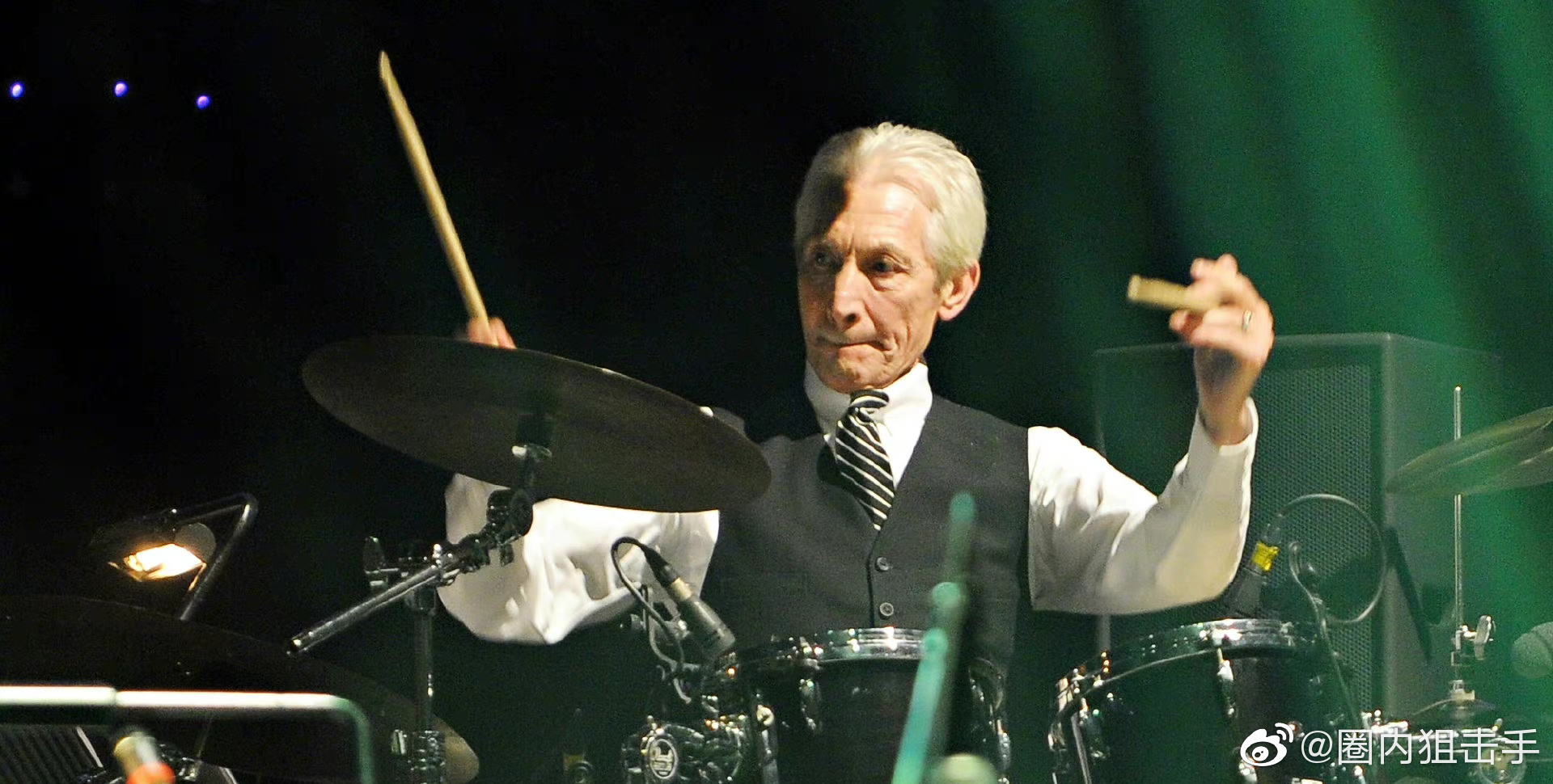 滚石乐队发布讣告,鼓手charlie watts去世享年80岁