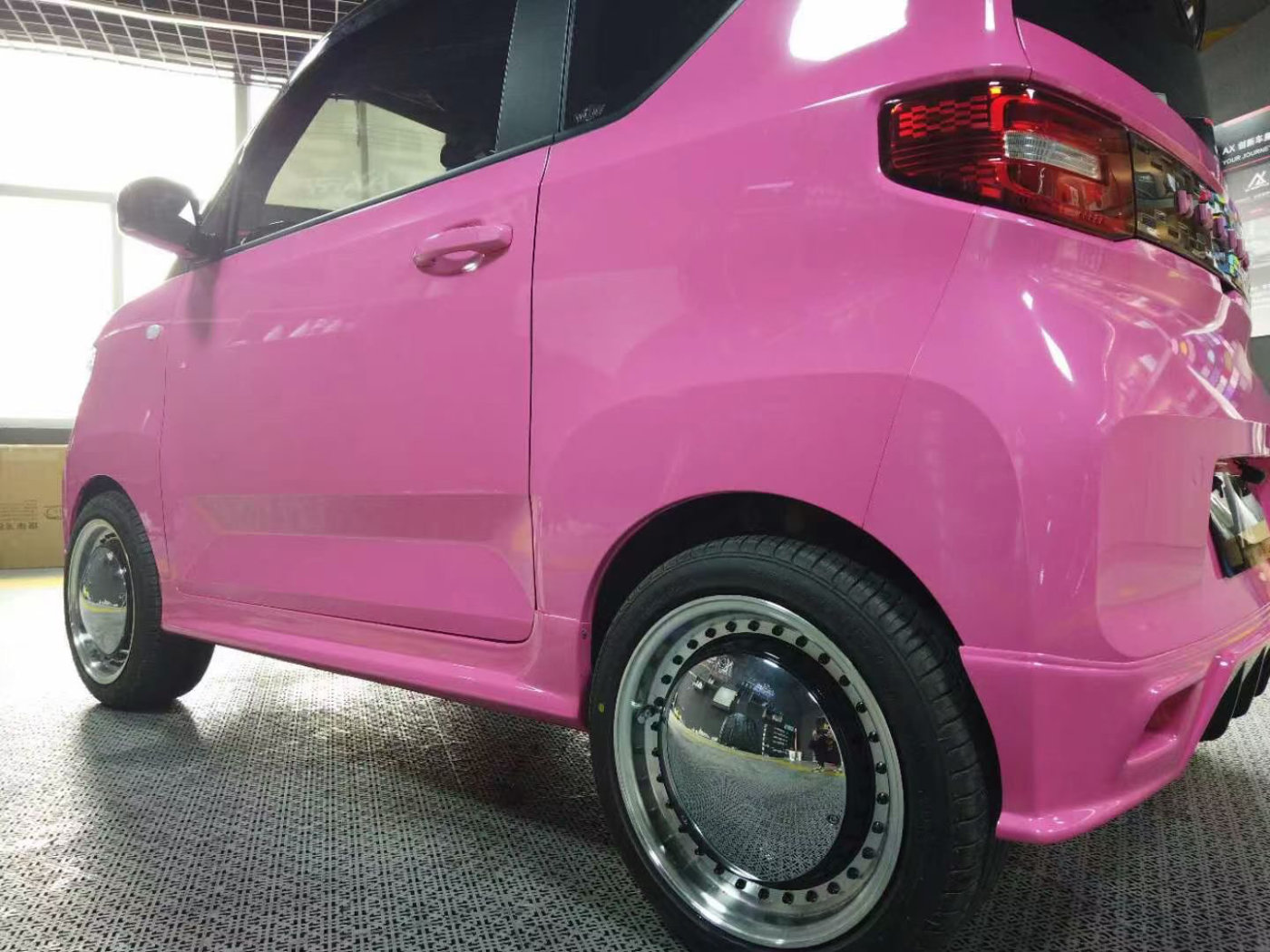 宏光mini改色亮粉色 这不就是女生鑫鑫向往的车吗