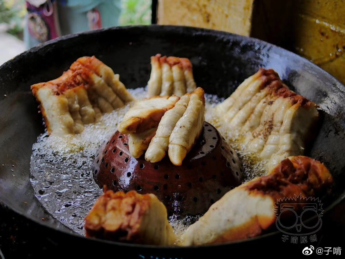 5元解馋还顶饱(汉中锅贴,也叫锅边油花子).
