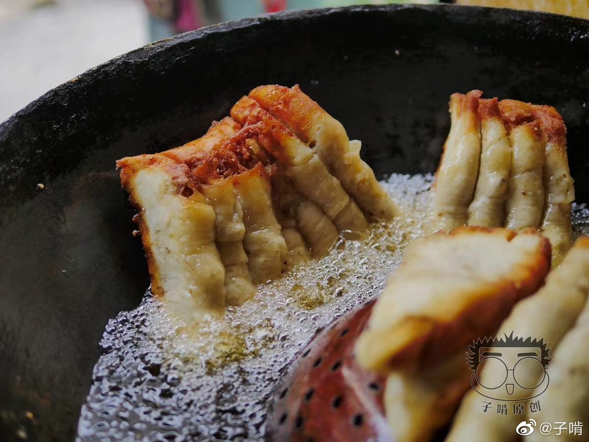 5元解馋还顶饱(汉中锅贴,也叫锅边油花子).