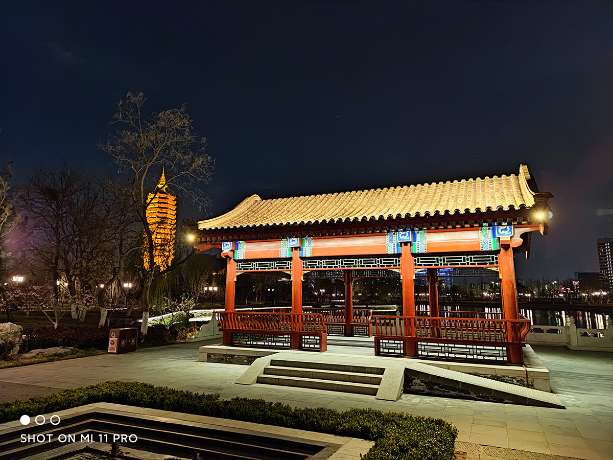 小米11pro夜景拍摄体验尽管放胆拍