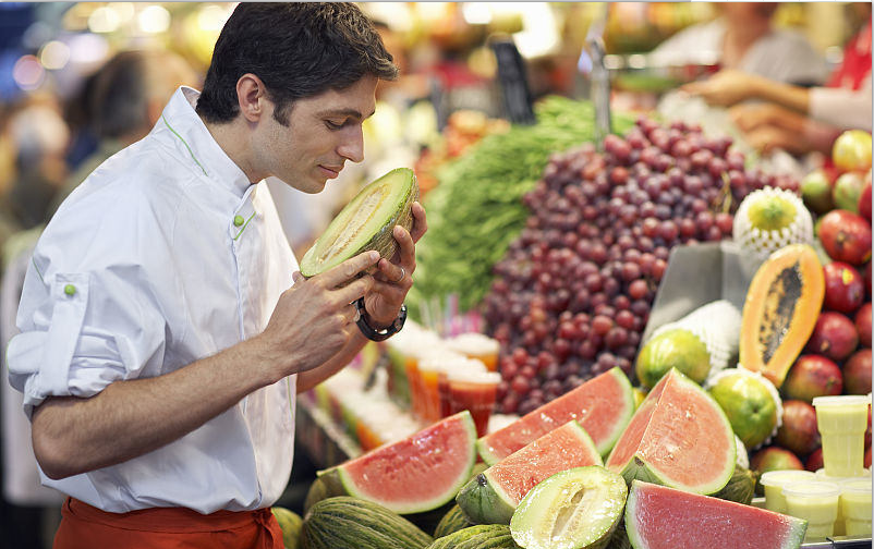 吃水果到底要不要削皮牢记这2点吃得更健康
