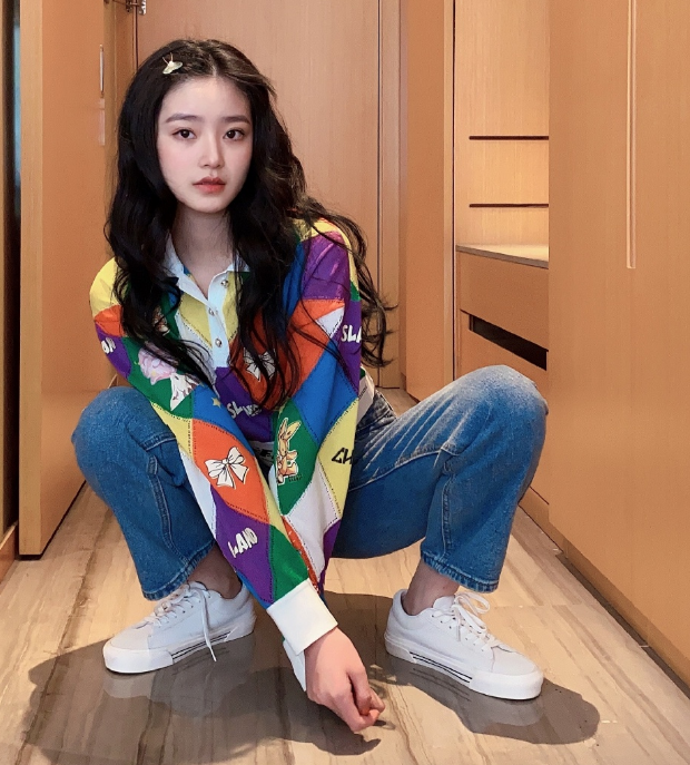 林青霞"女儿"被全网禁整容,高颜值走红网络,今18岁谁认得出|柴蔚