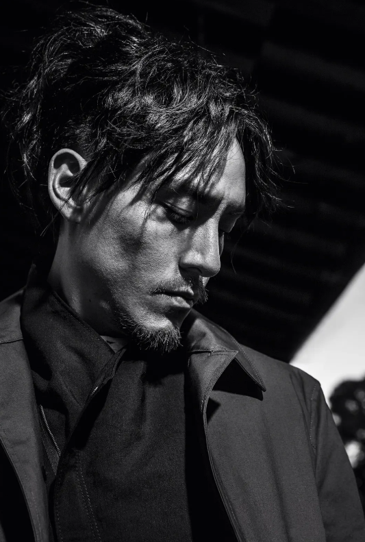 变丑的张震依然又硬又性感