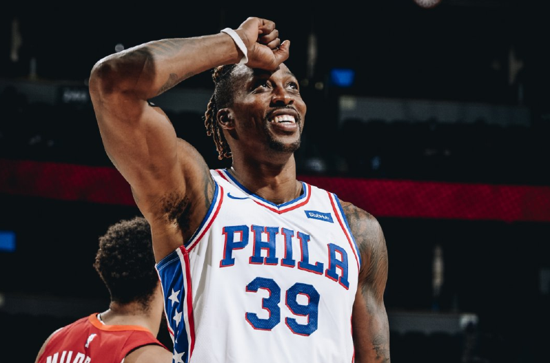 18分15板2帽!霍华德大爆发,76人赢球还有好消息,篮网大敌摊牌