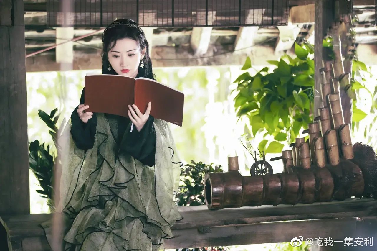 司藤民国旗袍杀合集身材比例也太好了穿上旗袍优雅又贵气