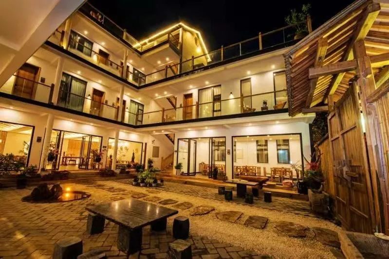 以上民宿均位于嵩县,依次是:云合山间民宿,归巢民宿,伴园民宿,白云