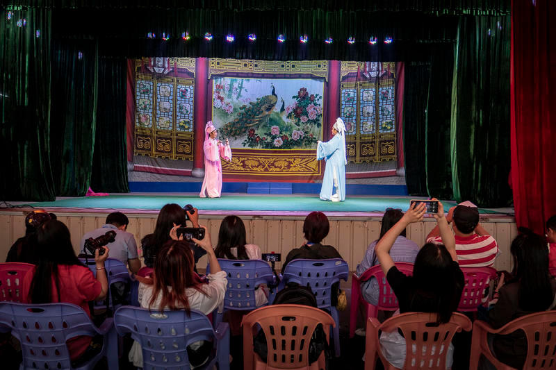 湖坡村潮剧表演