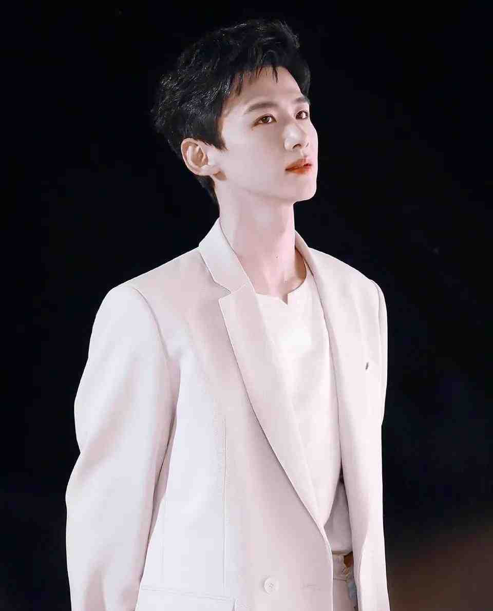 看脸是奶油小生，看身材反差太大，只有这七位男明星真的做到了休闲区蓝鸢梦想 - Www.slyday.coM