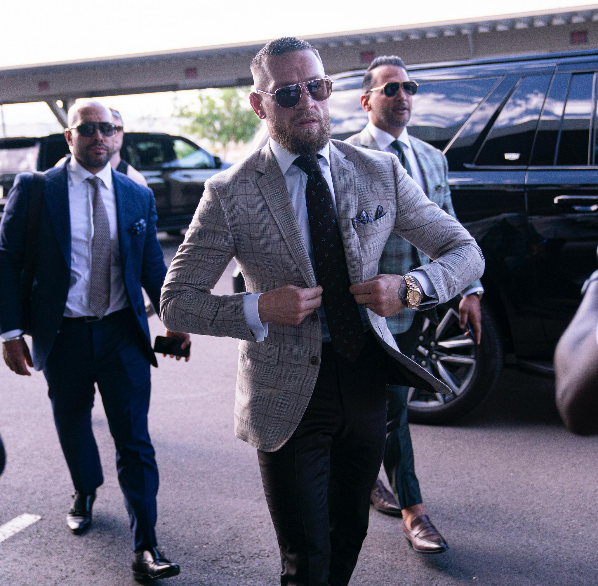 巨星的正式亮相,派头十足!