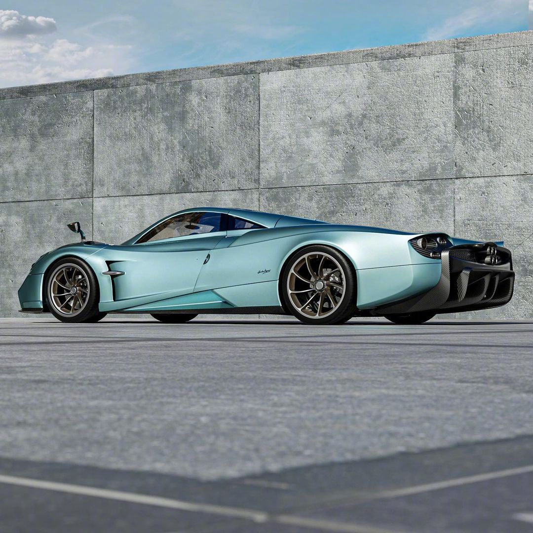 Pagani huayra coda lunga