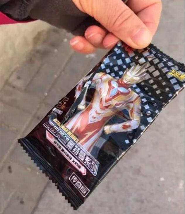 银川一小学生花900多元买奥特曼卡，妈妈不淡定了⋯休闲区蓝鸢梦想 - Www.slyday.coM