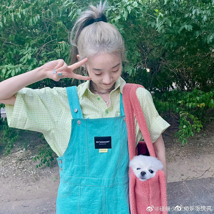 什么颜色我们艺凡都hold的住,掉色而已只要不是秃头就好