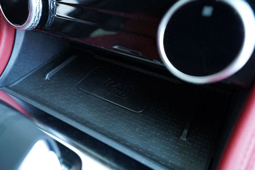 它和宝马X3你选谁？2024款捷豹F-PACE到店实拍