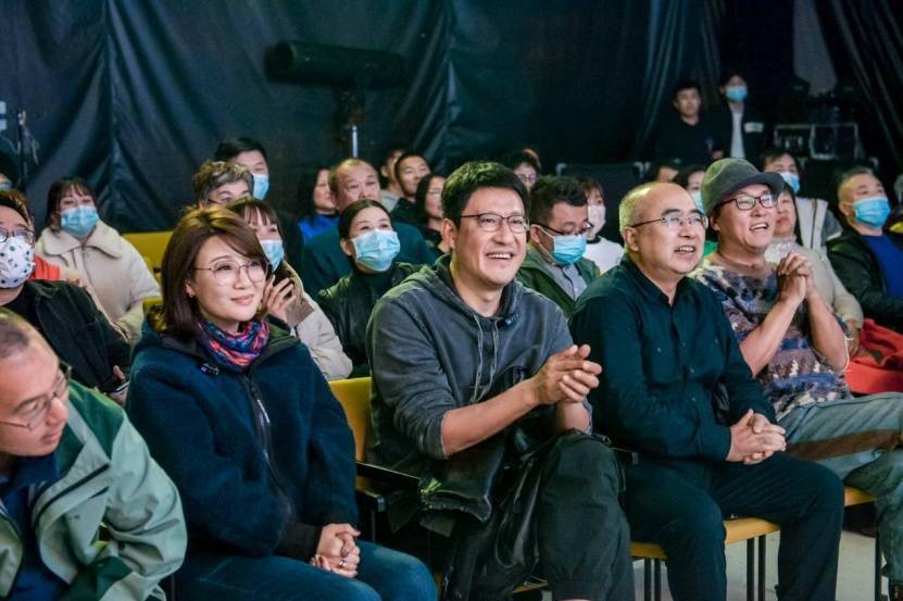 于震,郭奕君邂逅阿朵小镇 让艺术成为一种生活主张